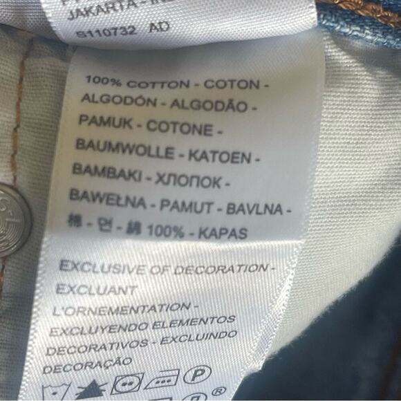 Levi's 501 Distressed Jean Shorts, Casual, Weekend, festival, Beachy Coastal, 30 - Picture 8 of 9